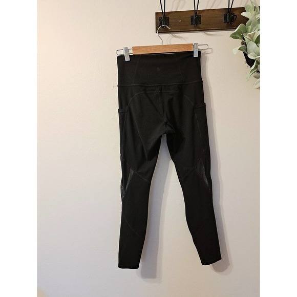 ATHLETA Black Bloosom Intuition Mesh Cropped Leggings Size Small - Picture 3 of 5